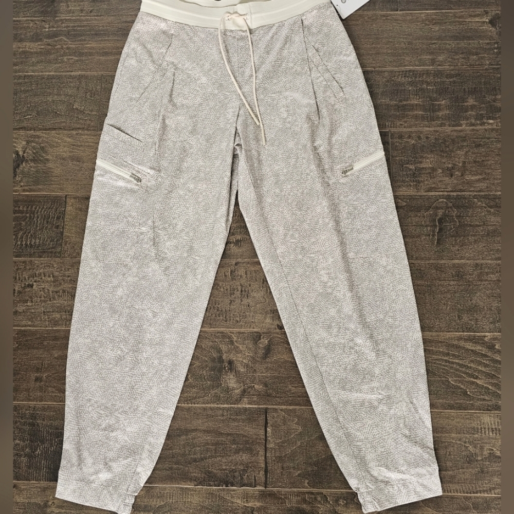 New Athleta Women's Venture Printed Pant sz 8
